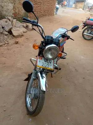 Bajaj Boxer 2021 Silver