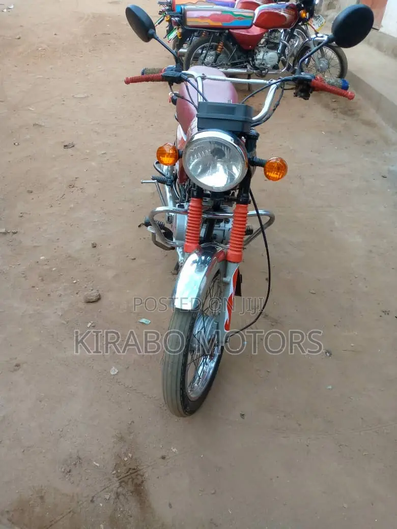 Bajaj Boxer 2019 Purple