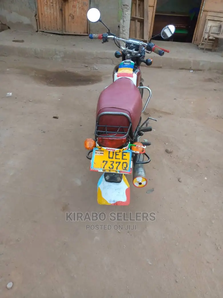 Bajaj Boxer 2019 Purple