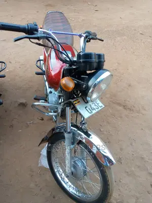 Bajaj Boxer 2022 White