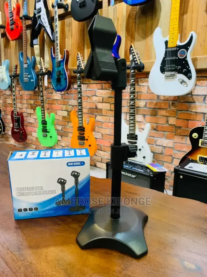 Portable Adjustable Metallic Bottom Desk Microphone Stand.
