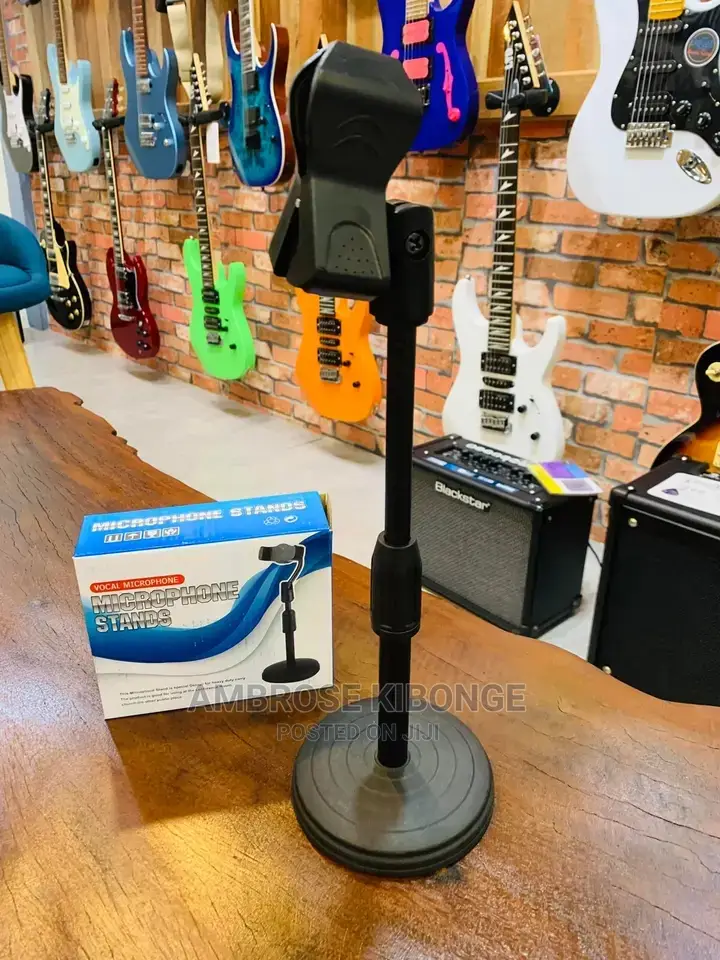Portable Adjustable Metallic Bottom Desk Microphone Stand.