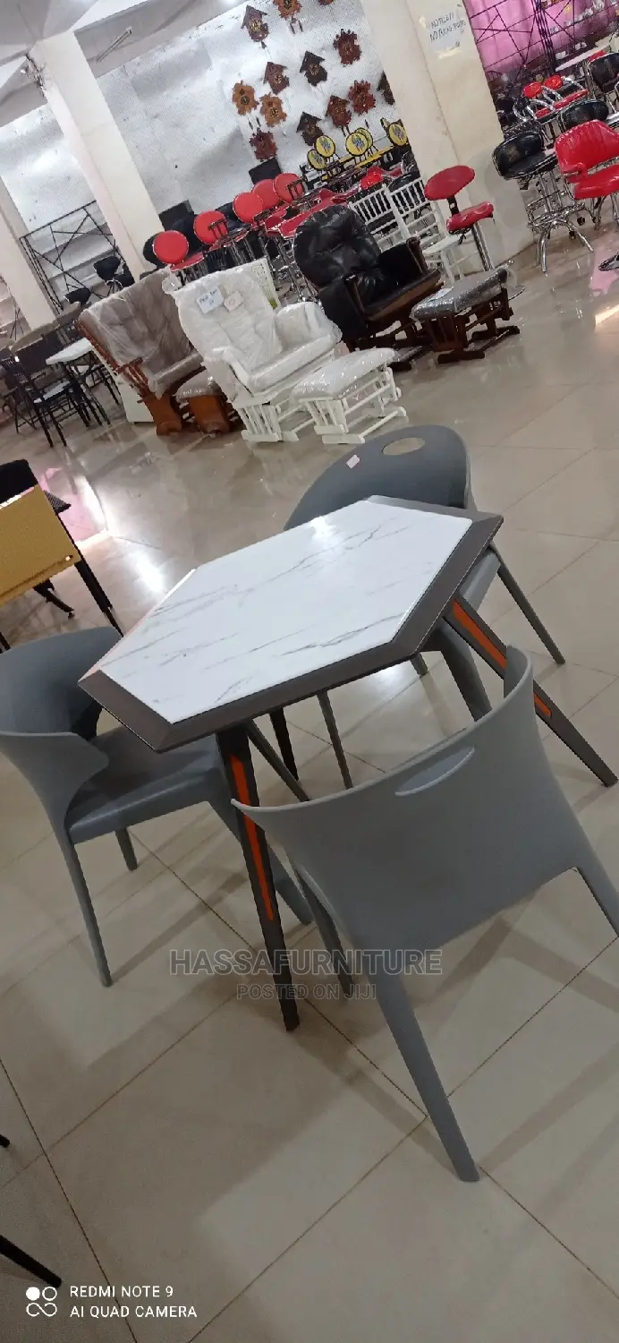 Executive Unique Dinner Table