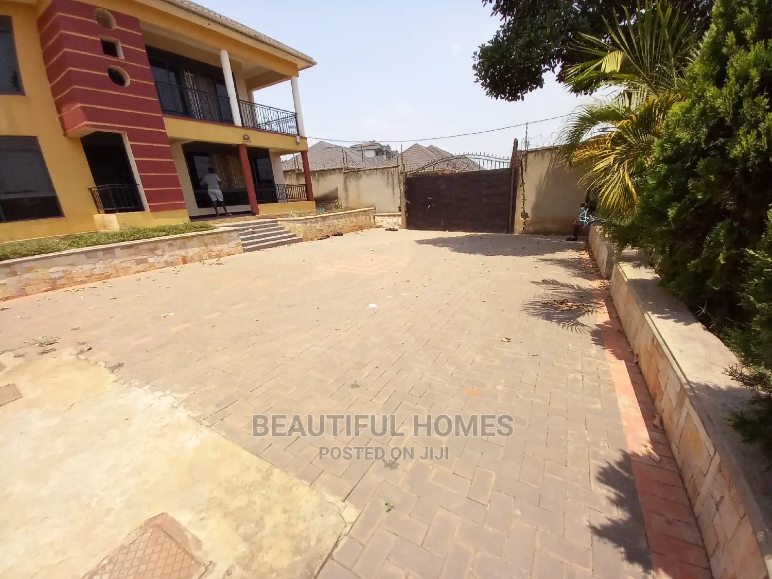 Furnished 5bdrm Duplex in Kira, Central Division for Sale