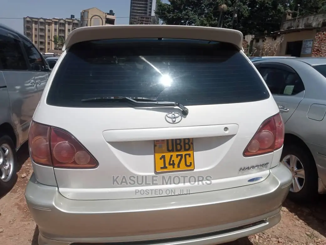 Toyota Harrier 2002 White in Central Division Cars, Kasule Eddie