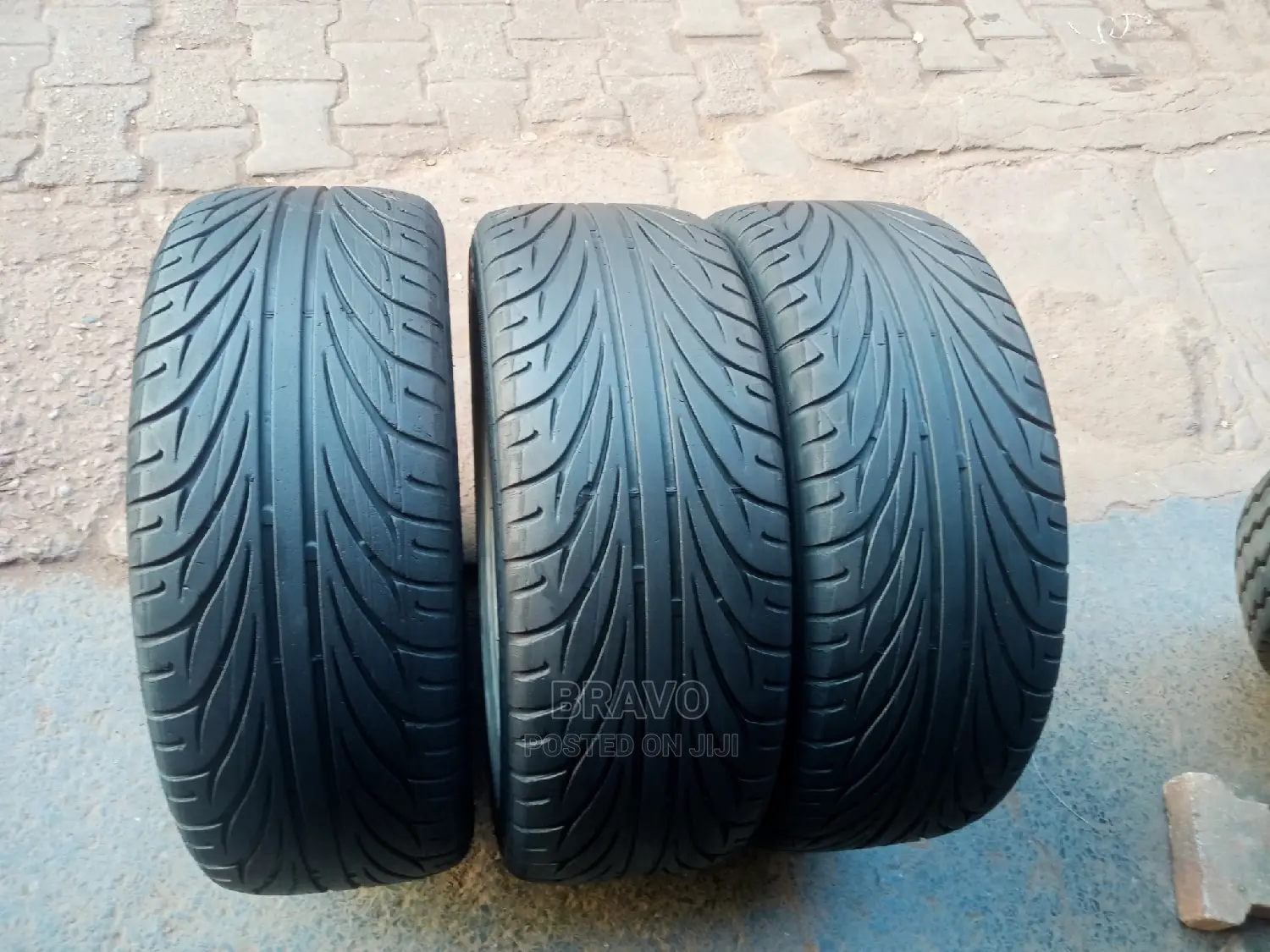 215/45r17 Kenda Radial