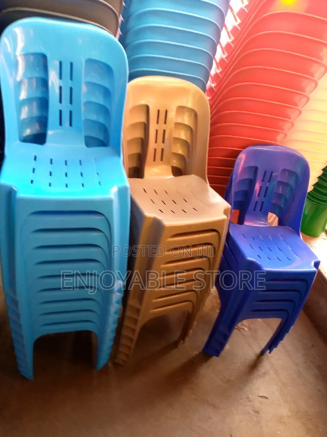 Armless Plastic Nice Chairs