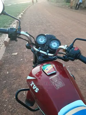 New TVS Apache 160 4V 2022 Red