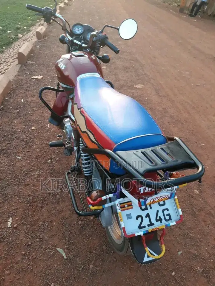 New TVS Apache 160 4V 2022 Red