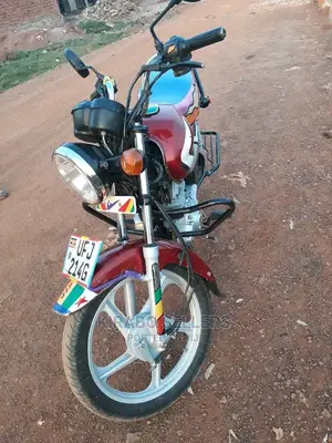 New TVS Apache 160 4V 2022 Red