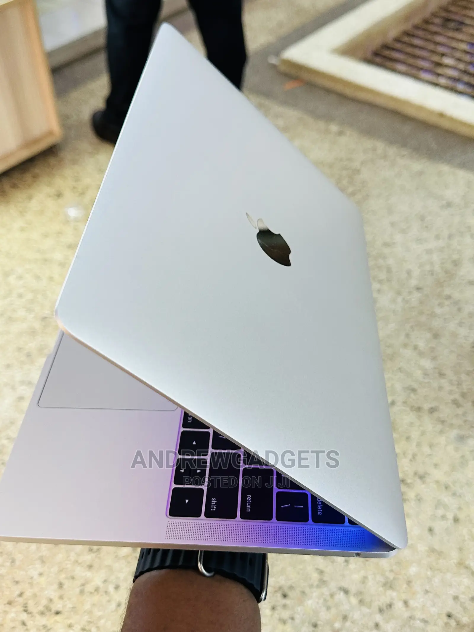 Laptop Apple MacBook Pro 2017 8GB Intel Core i5 SSD 256GB