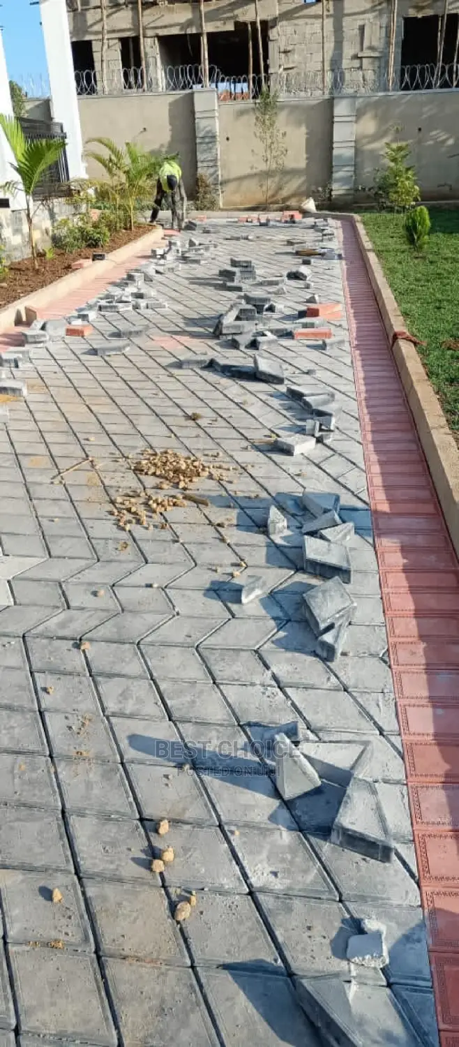 Paver Laying for the Best Compound Designs and Land Scaping.