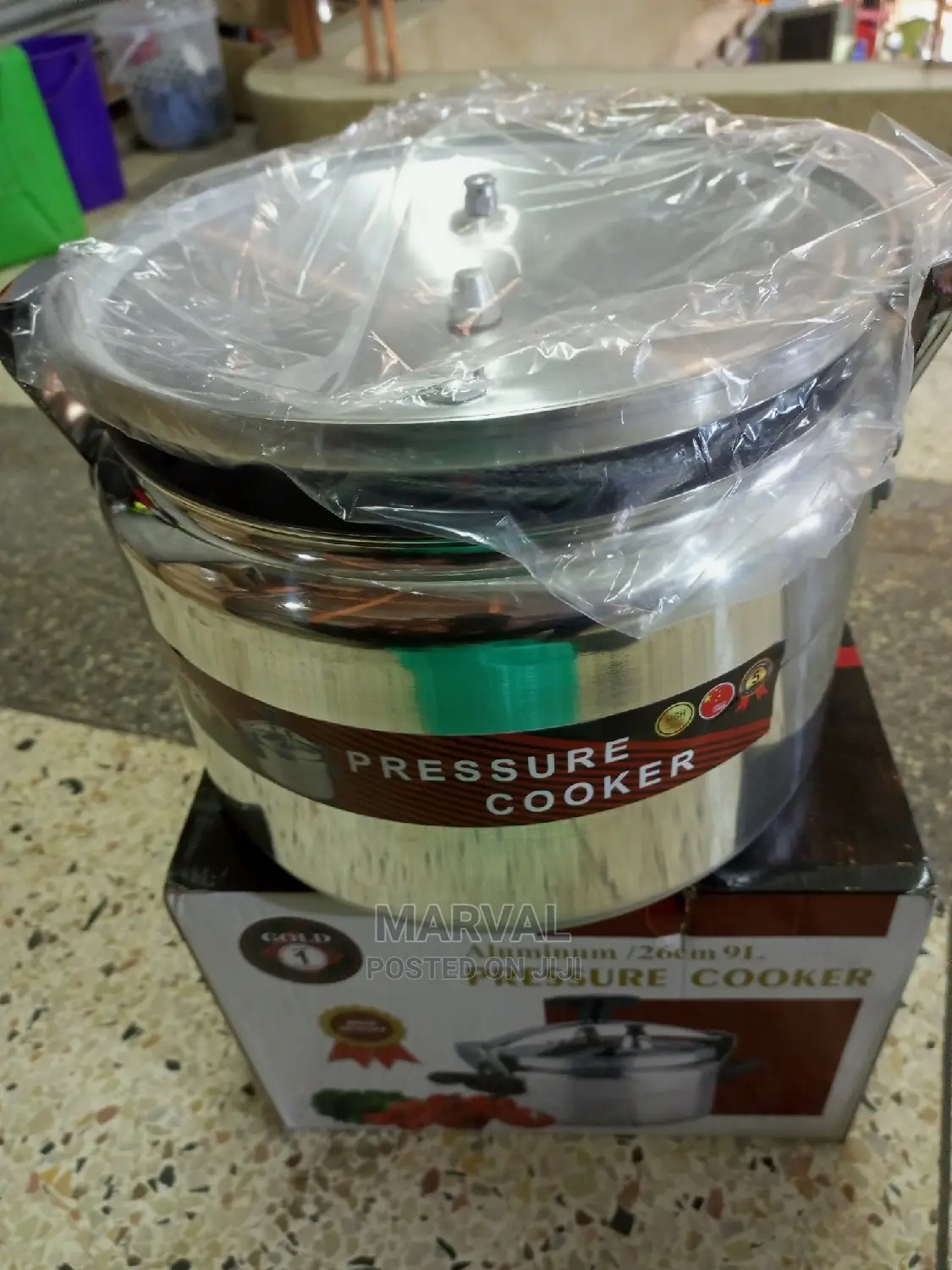 9L Pressure Cooker (Gold)