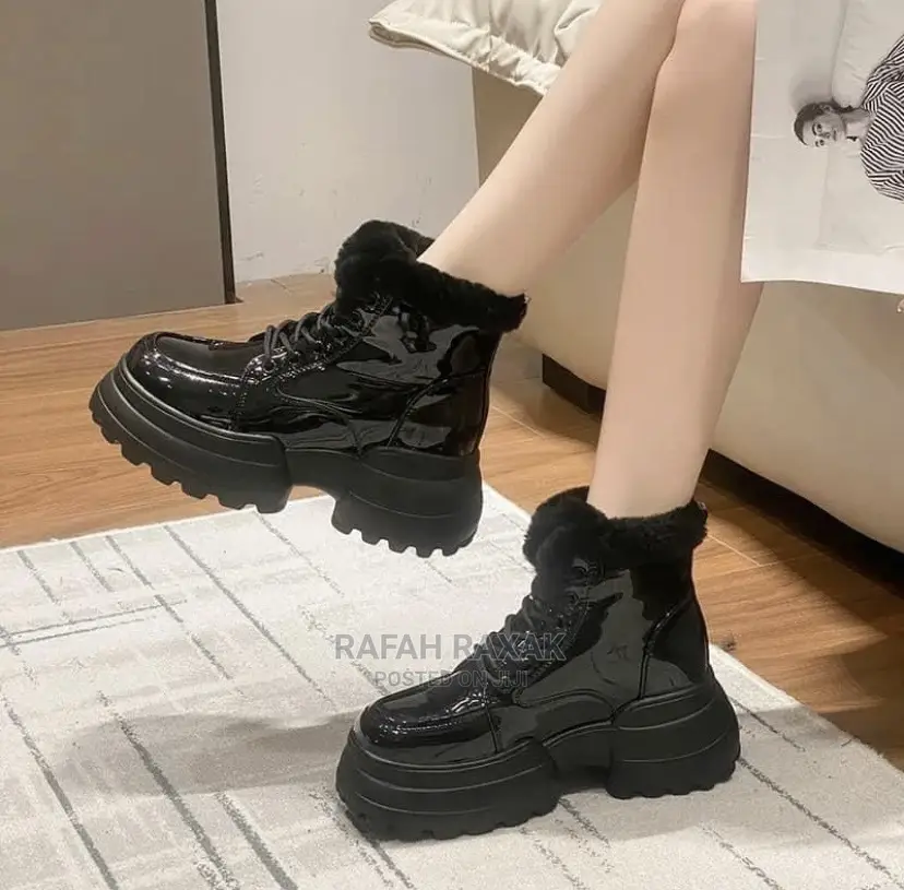 Ladies Classic Fashion Boots