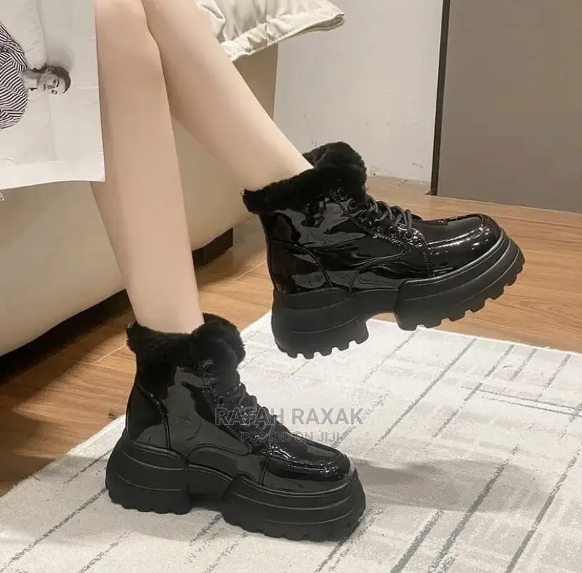 Ladies Classic Fashion Boots