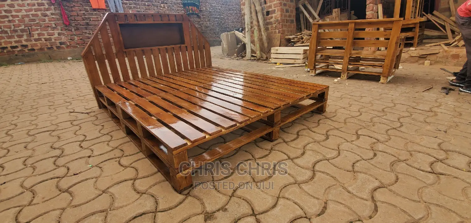 Pallet Beds With Unique Design