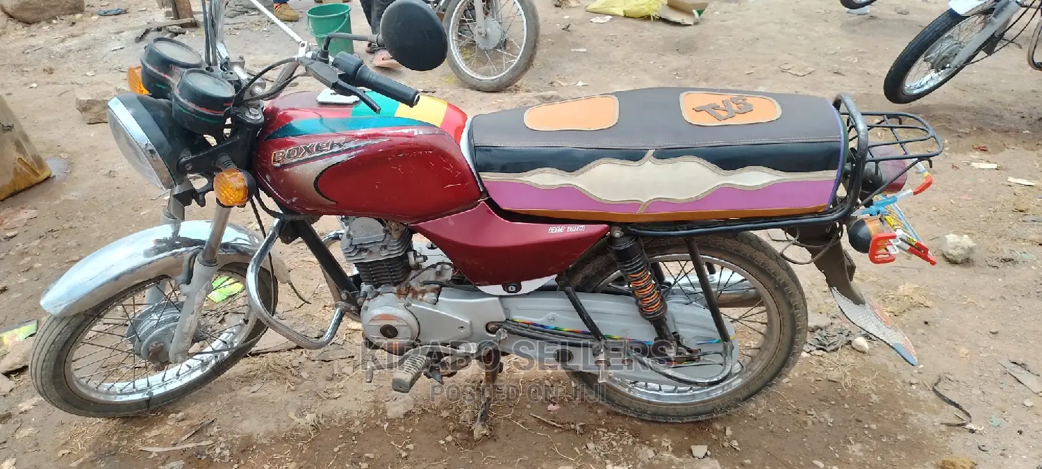 Bajaj Boxer 2018 White