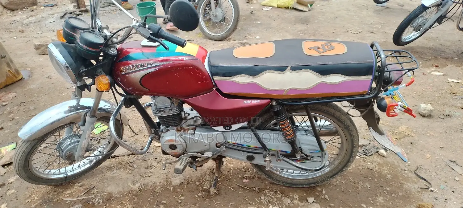 Bajaj Boxer 2018 White