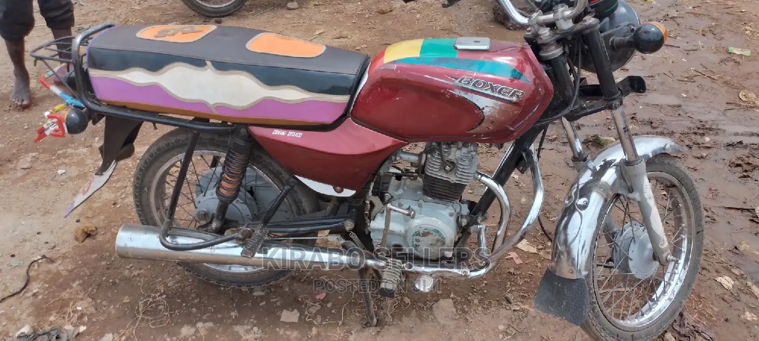 Bajaj Boxer 2018 White
