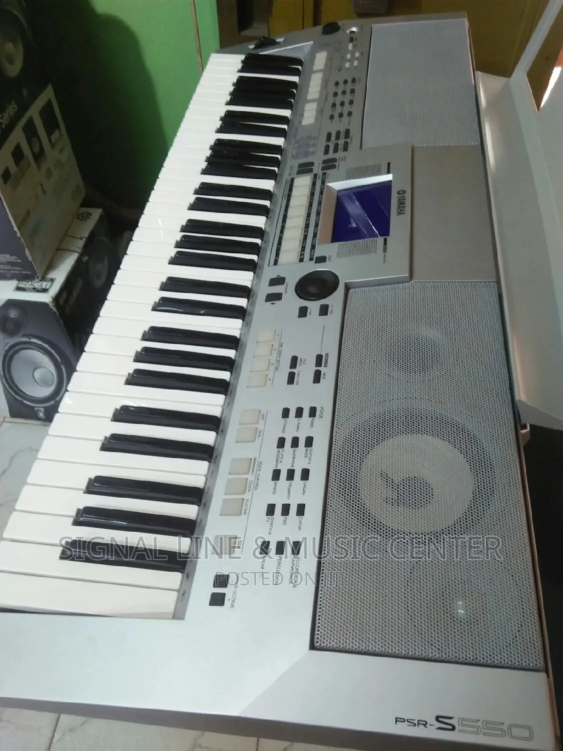 Yamaha Keyboard PSR S 550