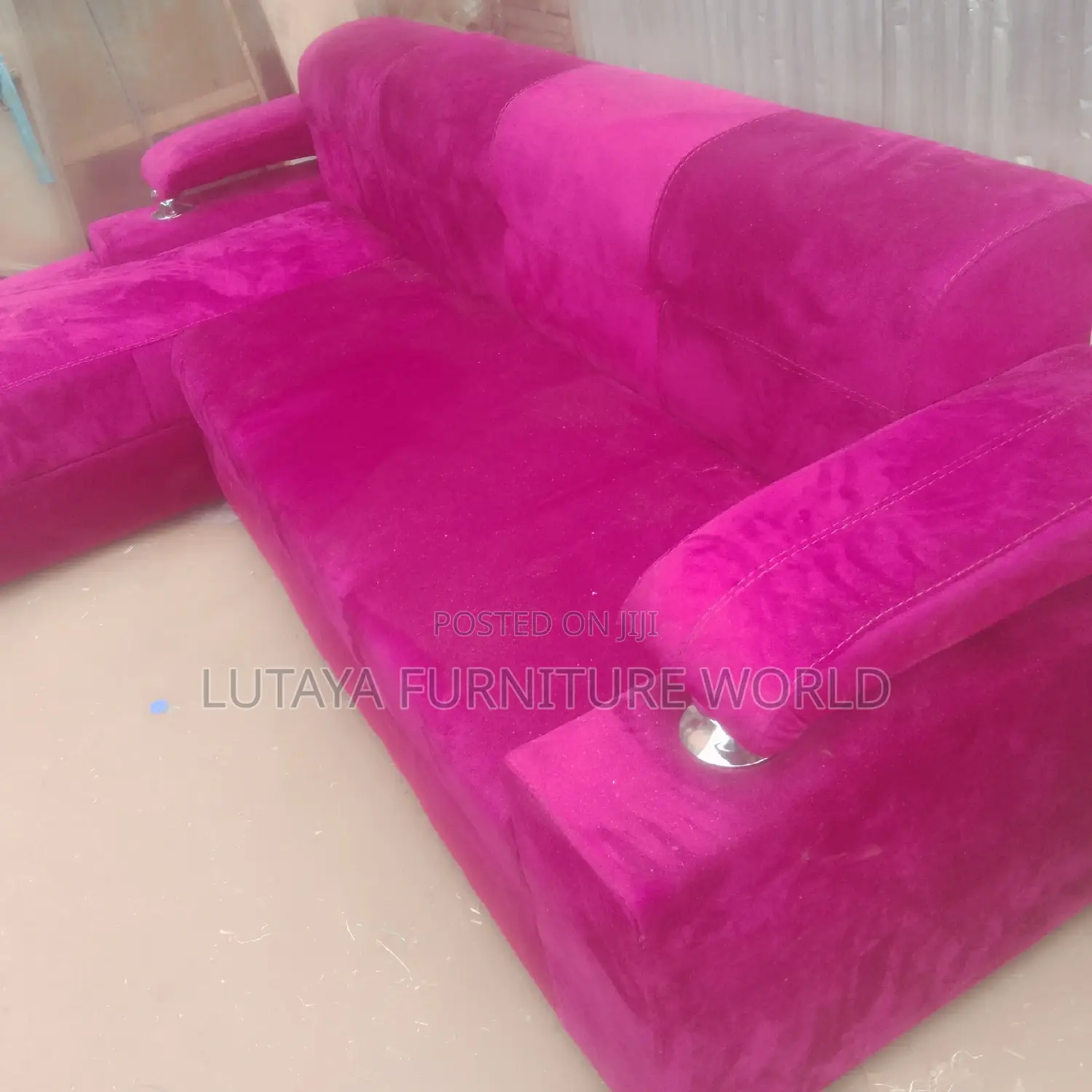 Sofas for Sale in Good Material