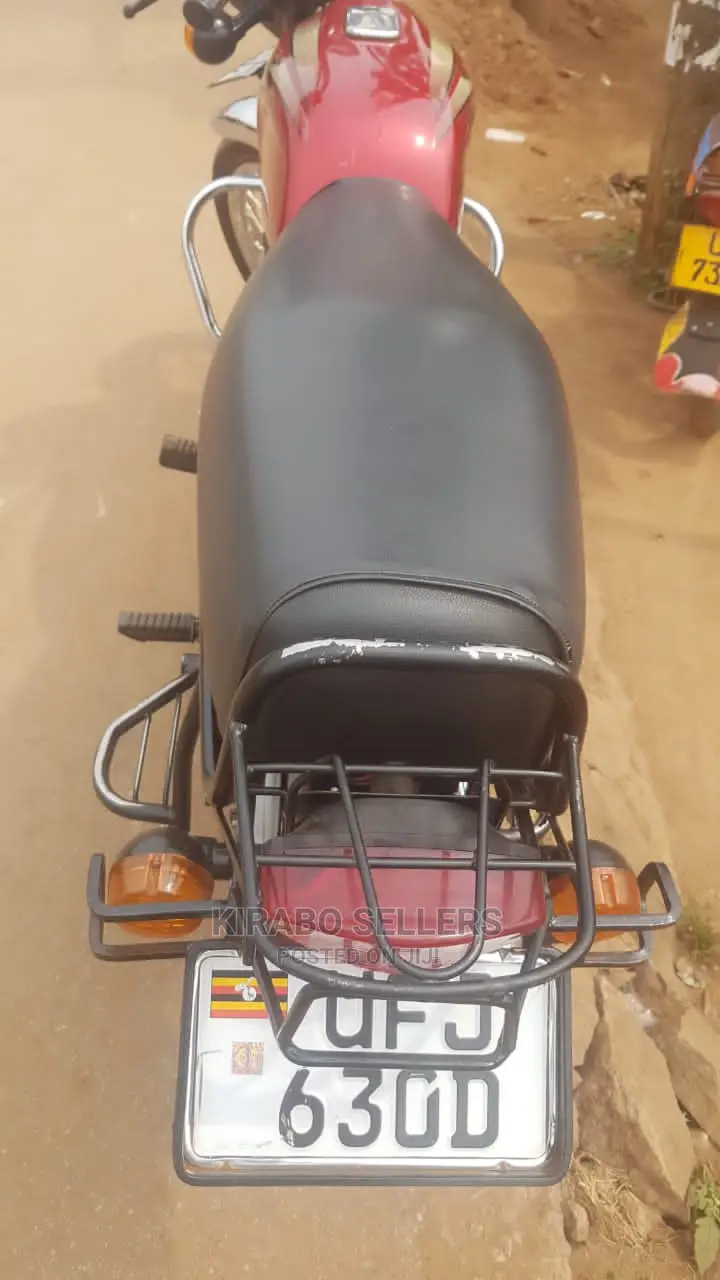 New Bajaj Boxer 2023 Red