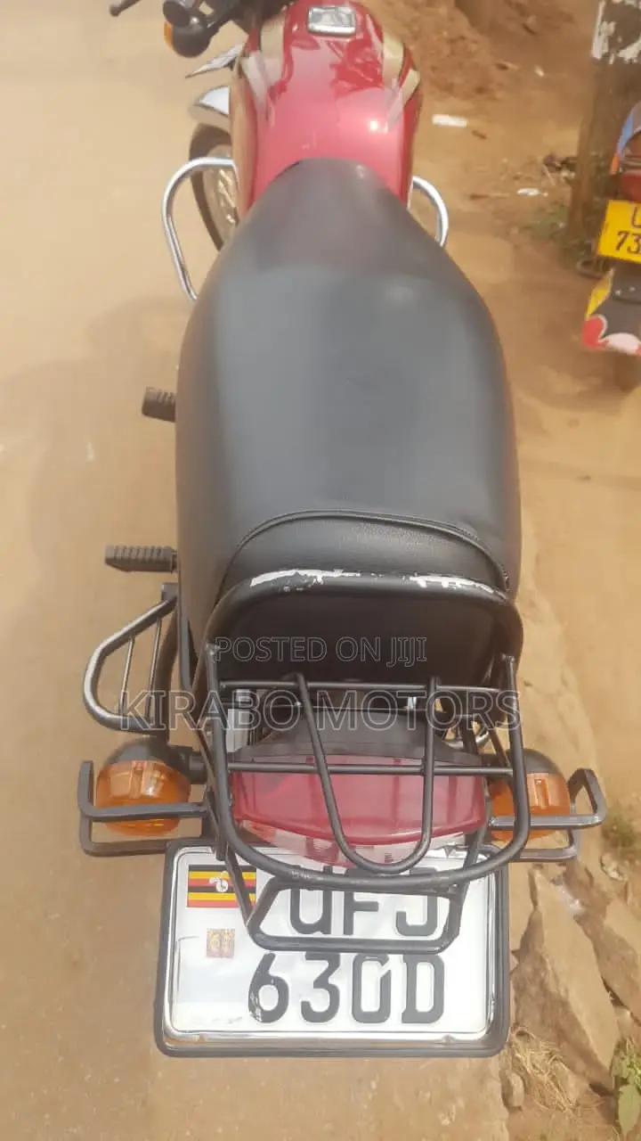 New Bajaj Boxer 2023 Red