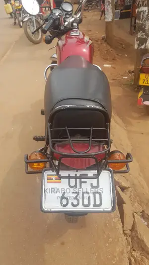 New Bajaj Boxer 2023 Red