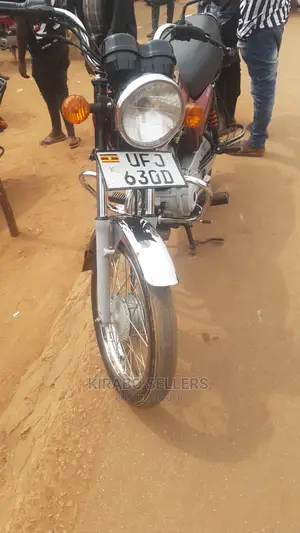New Bajaj Boxer 2023 Red