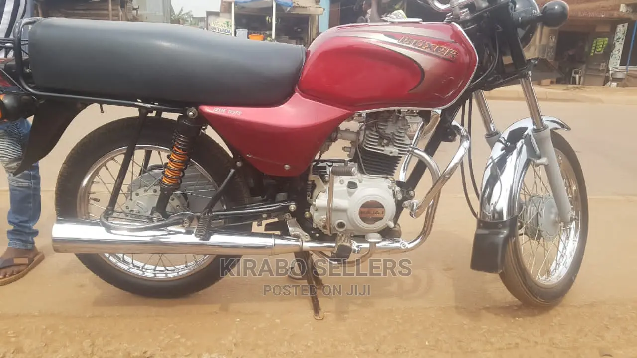 New Bajaj Boxer 2023 Red