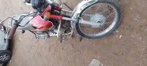 Suzuki 750 2018 Red