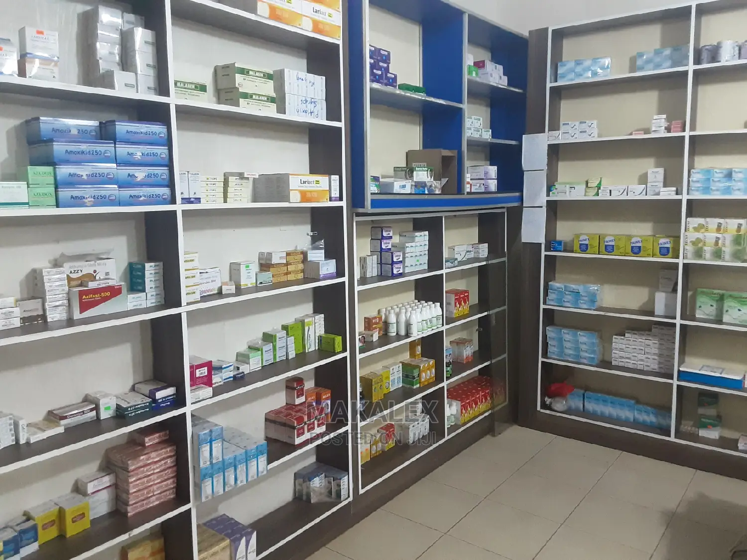 Wholesale Pharmacy With Very Many Customers