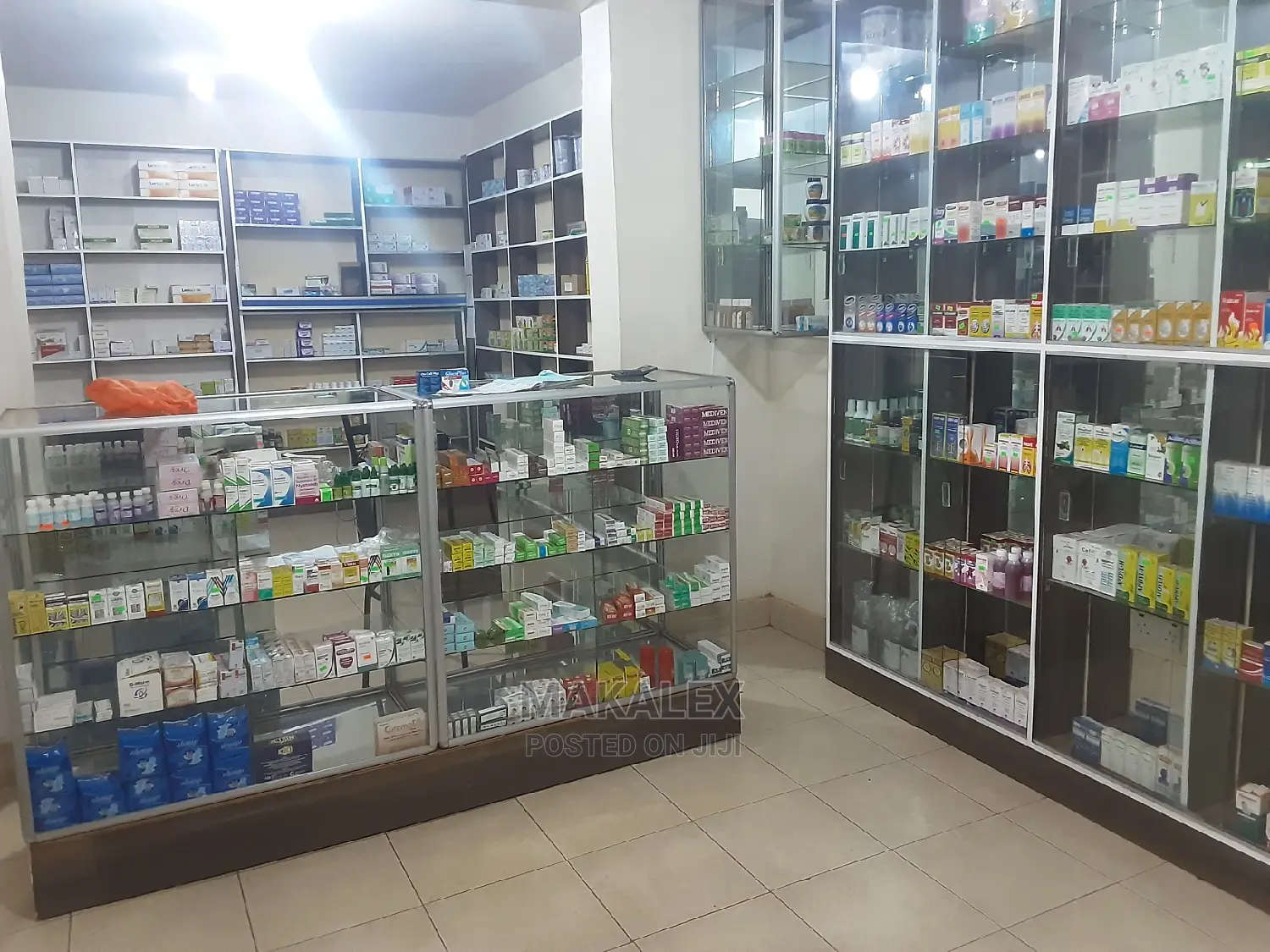 Wholesale Pharmacy With Very Many Customers