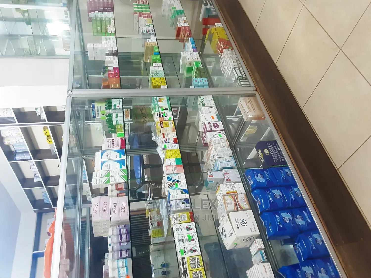 Wholesale Pharmacy With Very Many Customers