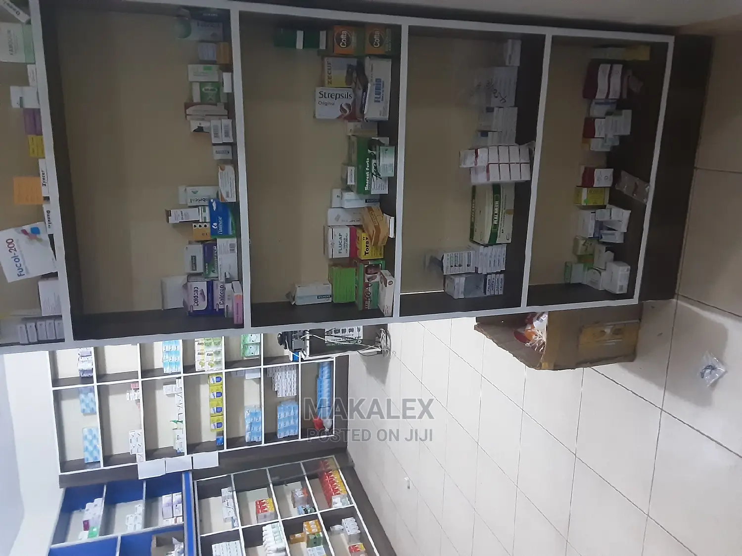 Wholesale Pharmacy With Very Many Customers