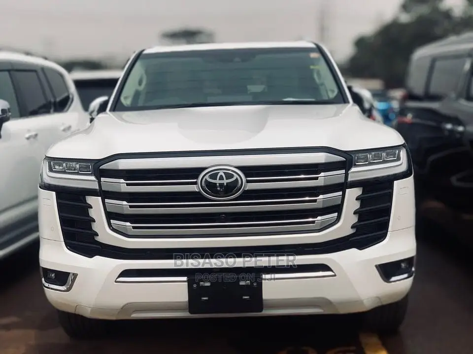 Toyota Land Cruiser Prado 2022 White