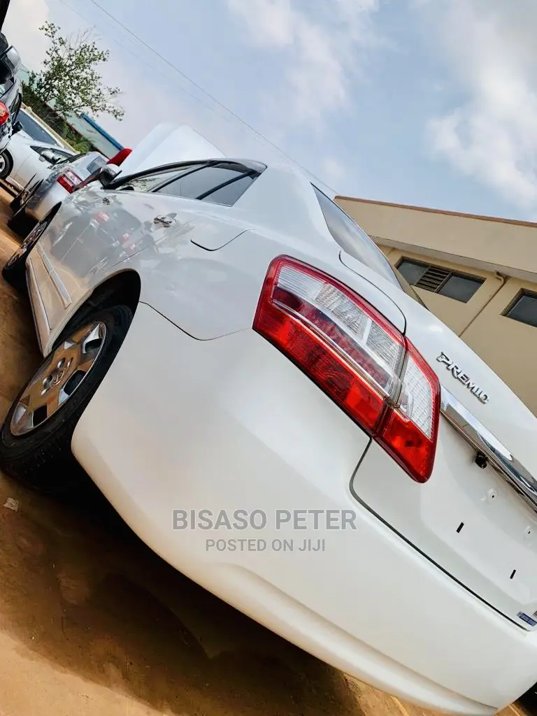Toyota Premio 1.8 AWD 2014 White