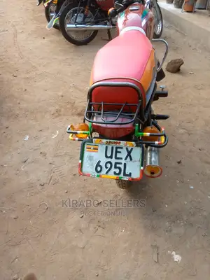 Bajaj Boxer 2020 Gold