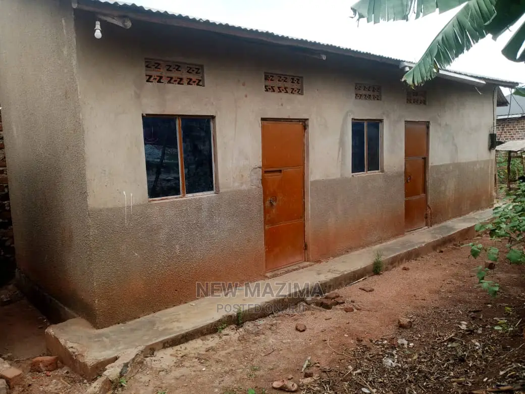 3bdrm House in Nabingo Town, Division a for Sale