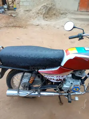 Bajaj Boxer 2019 Orange