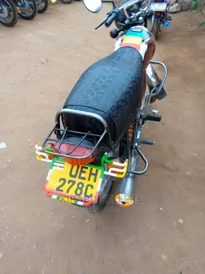 Bajaj Boxer 2019 Orange