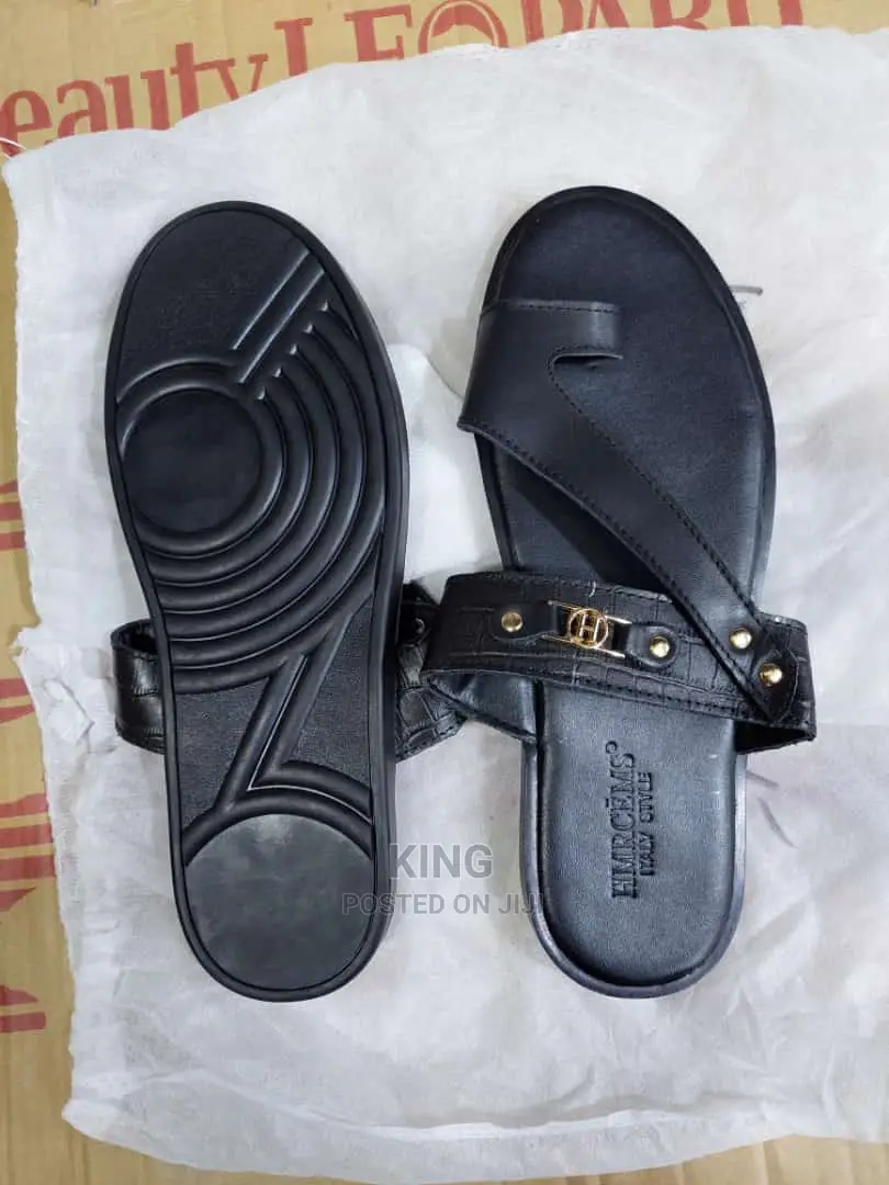 Plaque Sandals