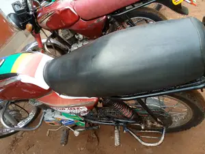Bajaj Boxer 2018 Orange