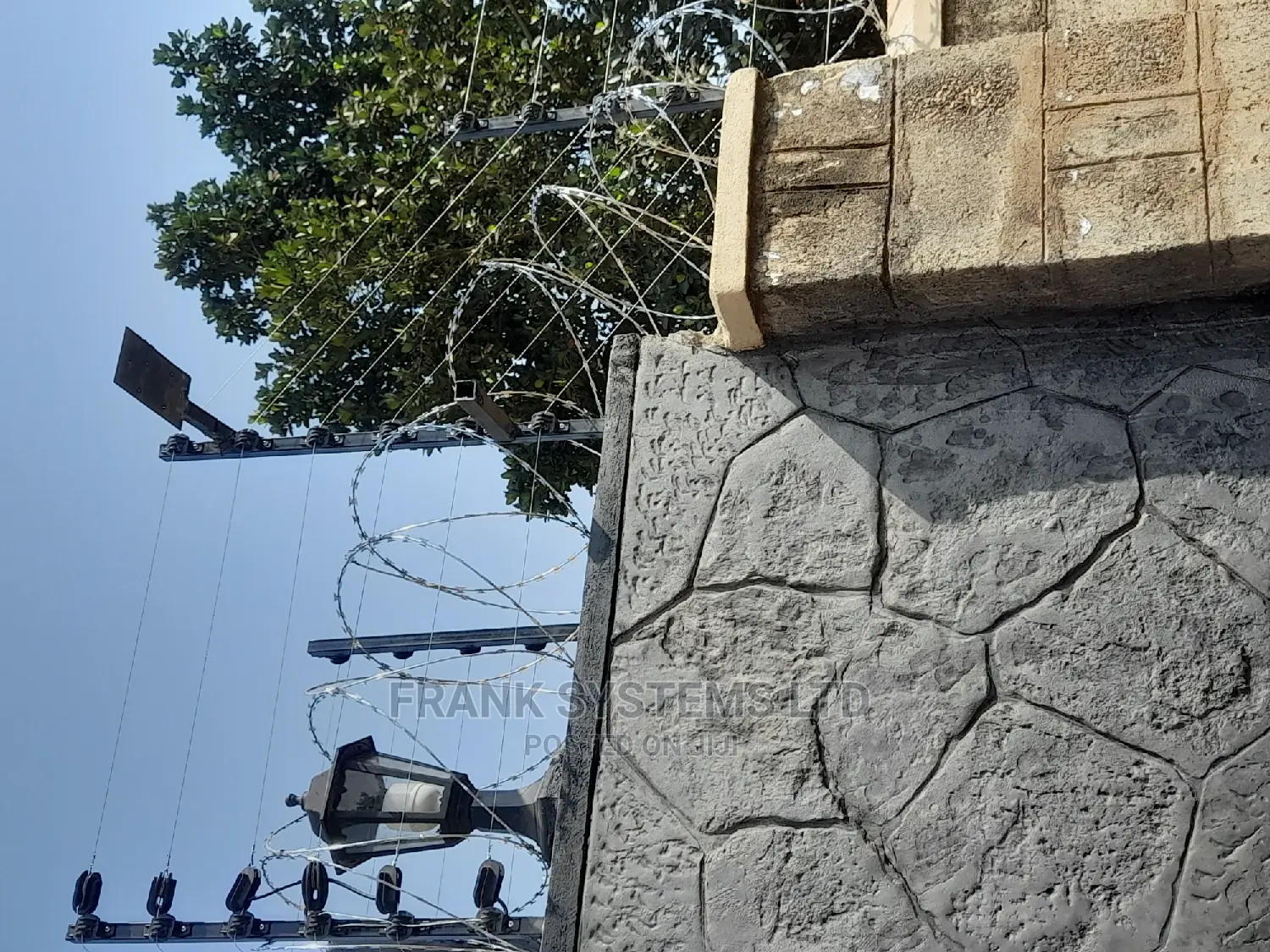 Electronically Fencing System With Razor Wire