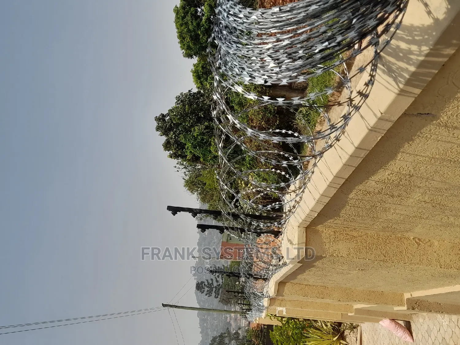 Electronically Fencing System With Razor Wire