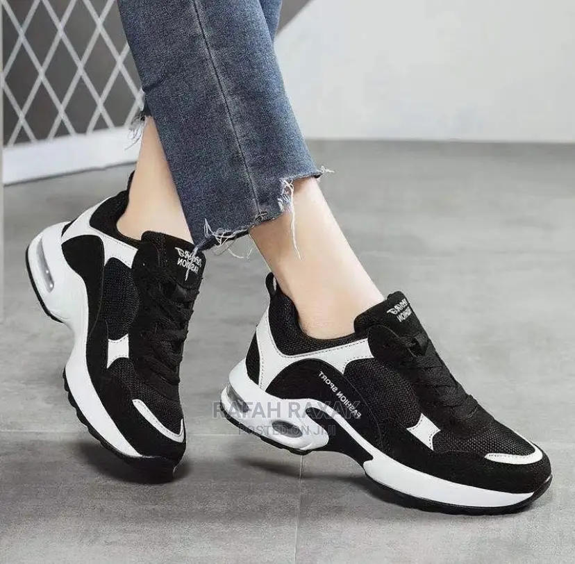 Classic Fashion Sport Ladies Sneakers