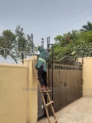 Electric Wire Fencing With Razor Wire