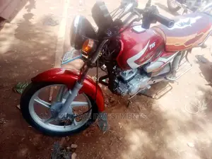 TVS HLX 125 2018 Red