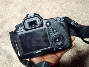Canon: Eos:6D Body.