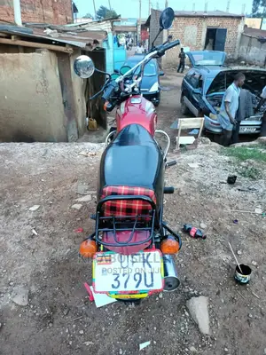 New Bajaj Boxer 2022 Beige